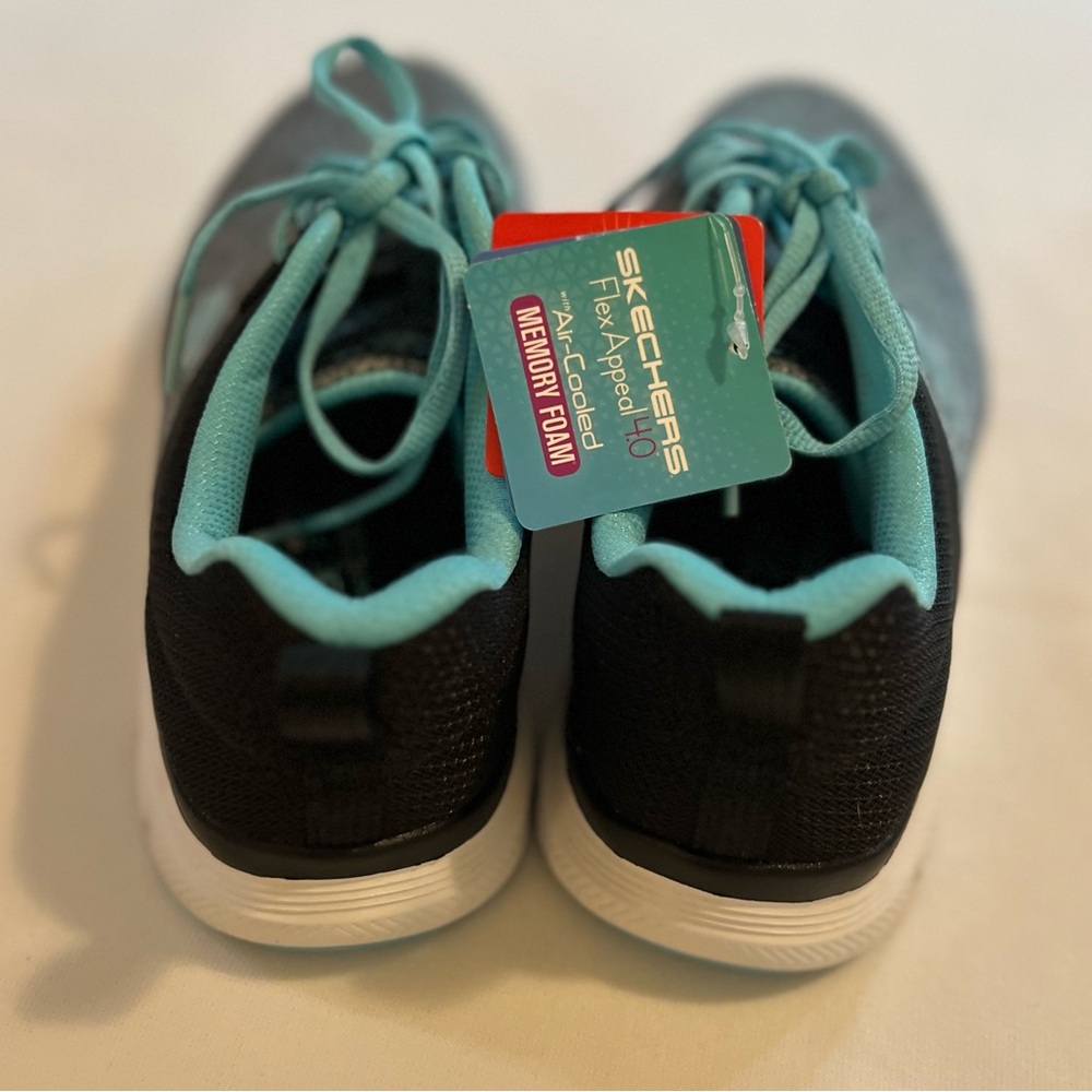 NWOB SKECHERS Flex Appeal 4.0 Black Light
NWT
Blue Sneakers w Memory Foam size 8 - Picture 5 of 12